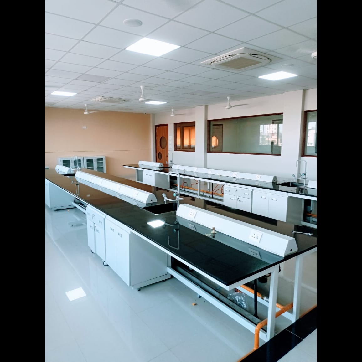 best turnkey laboratory constr