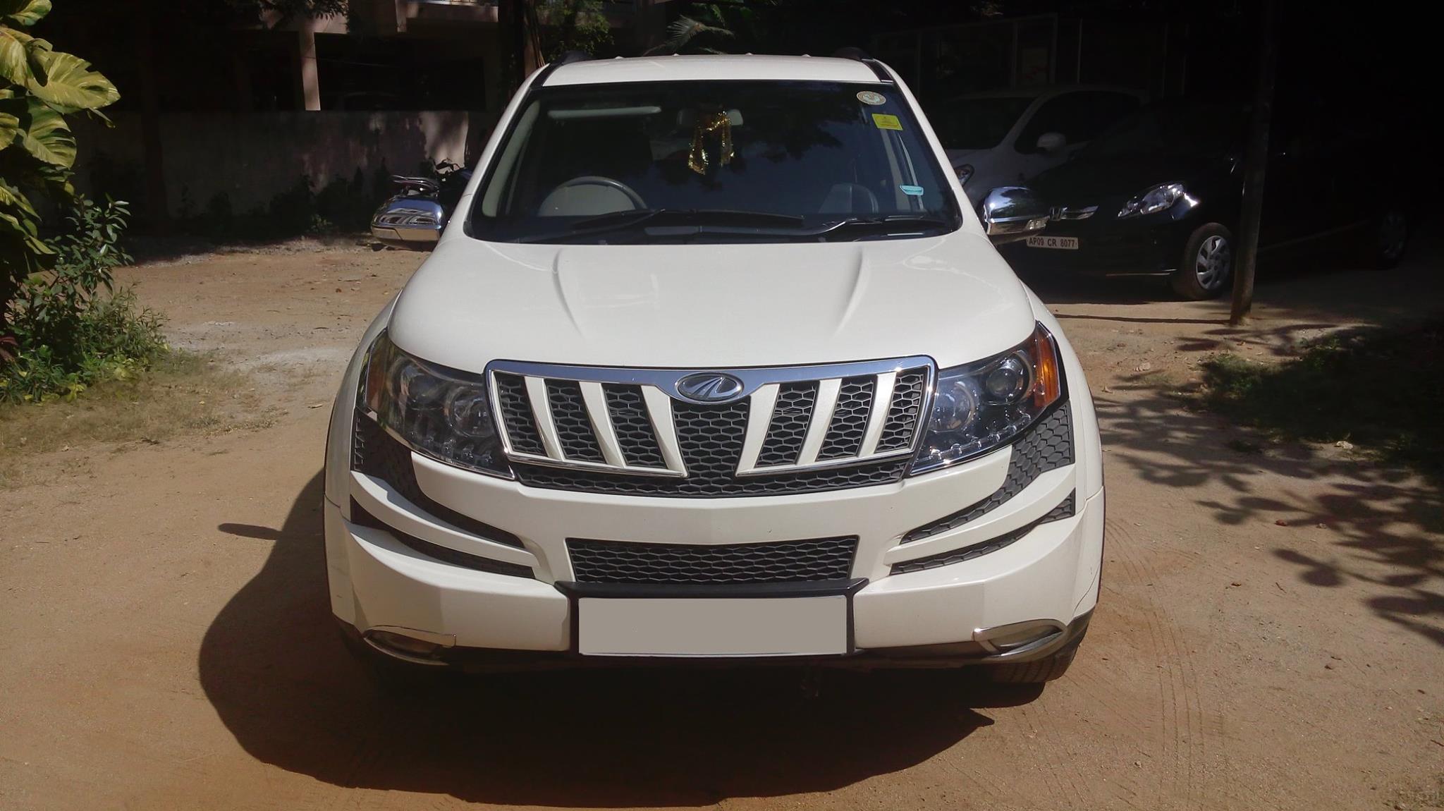 Mahindra XUV 500 W8
