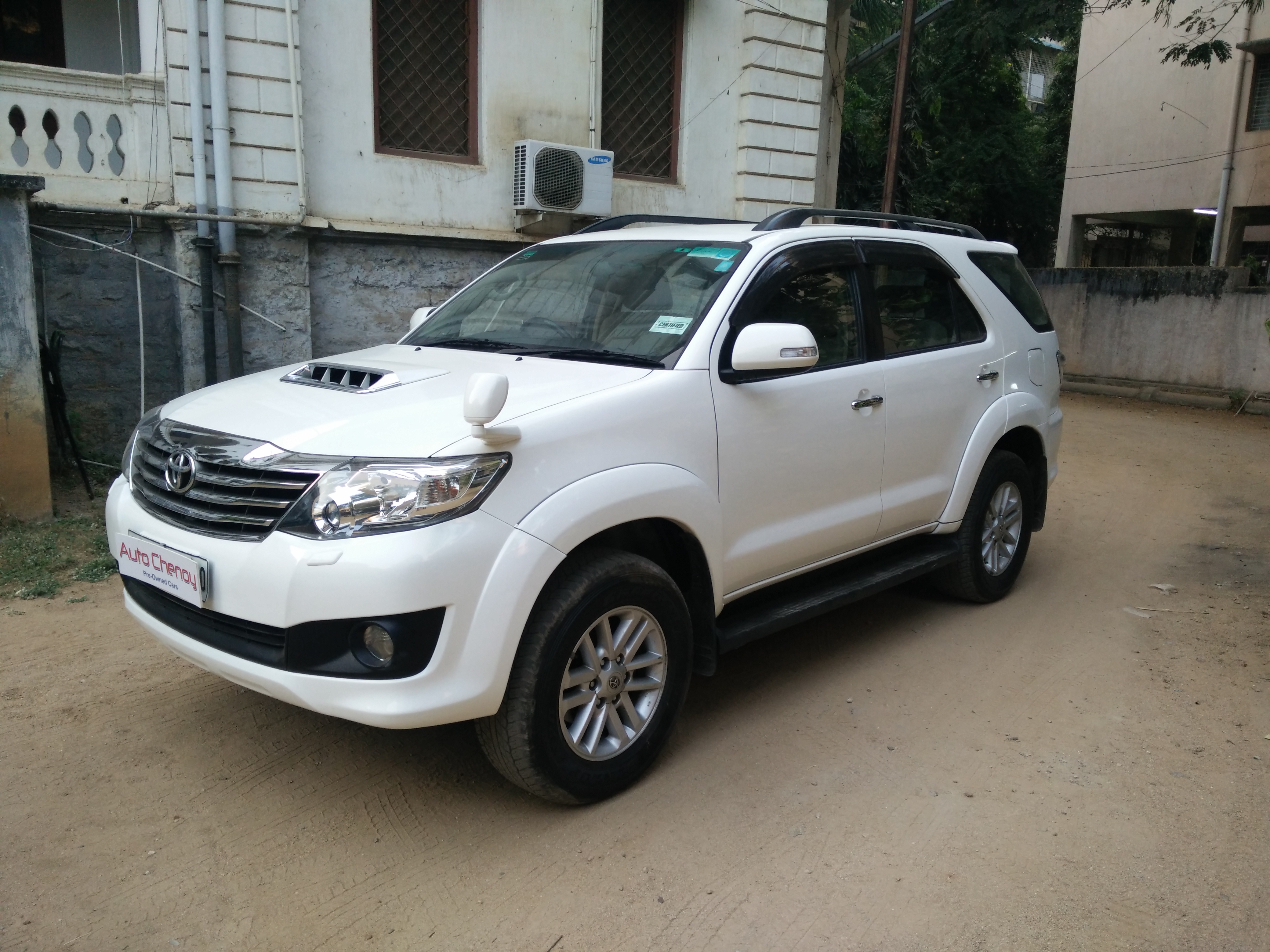 Toyota Fortuner 2011