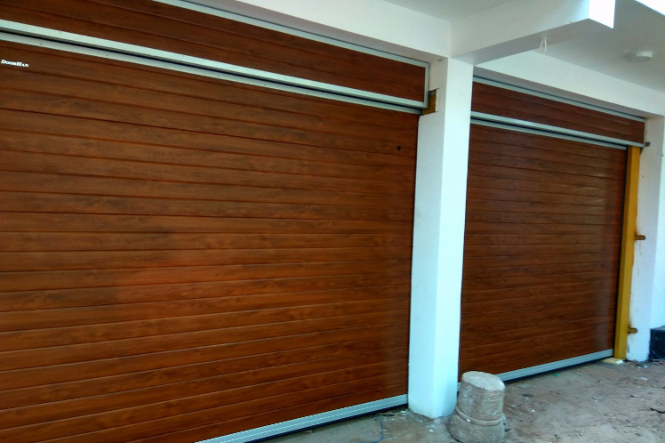 AUTOMATIC GARAGE DOO