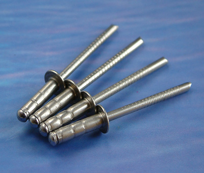 Multigrip type rivet