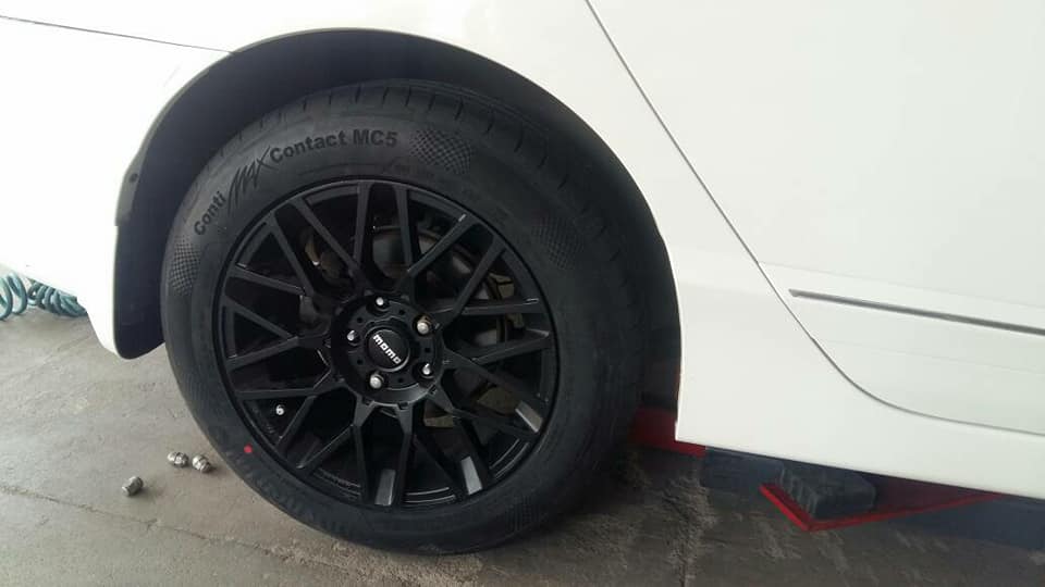 Alloy wheel installe
