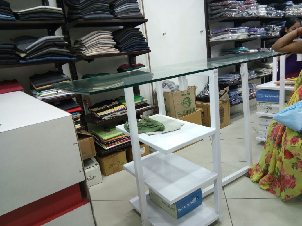 Garments Display Cou