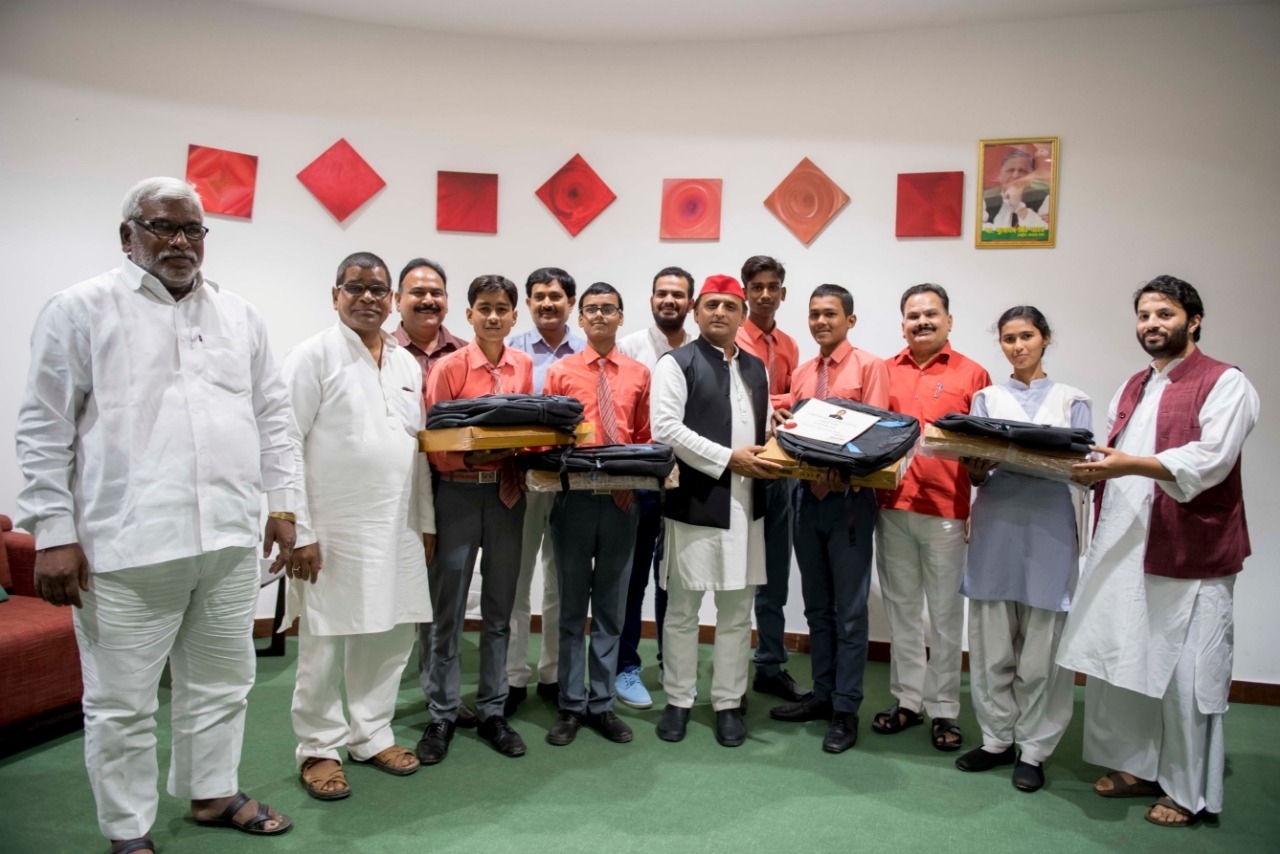 प्रदेश के पूर्व यशस्