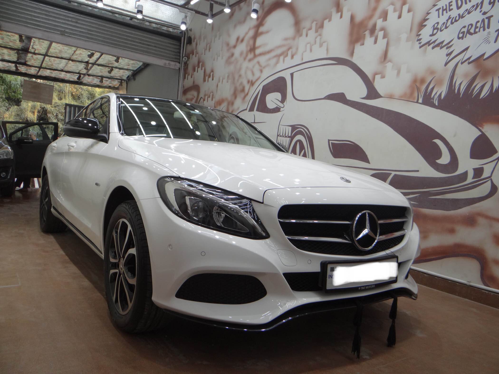 Car ceramic coating | ONYXAA Noida in Noida, India