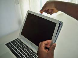 Apple Macbook Air Screen replacement We 