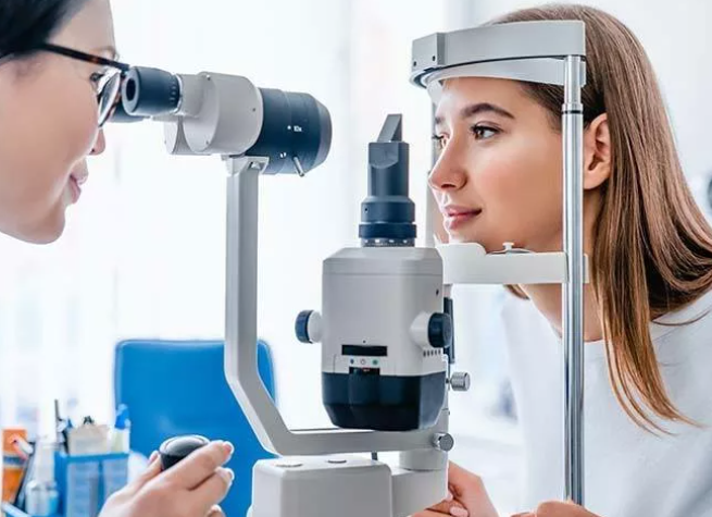 Discovering Clarity: Ophthalmologists at Green ... main image