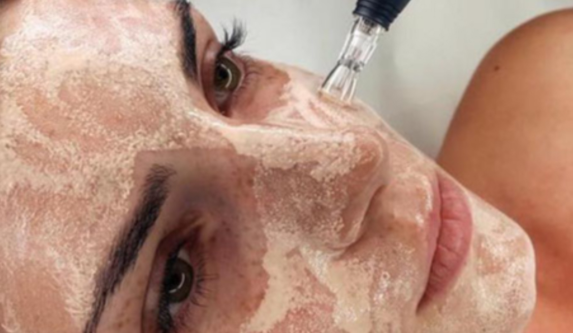 Exploring BB Glow Makeup: A Radiant Complexion ... main image