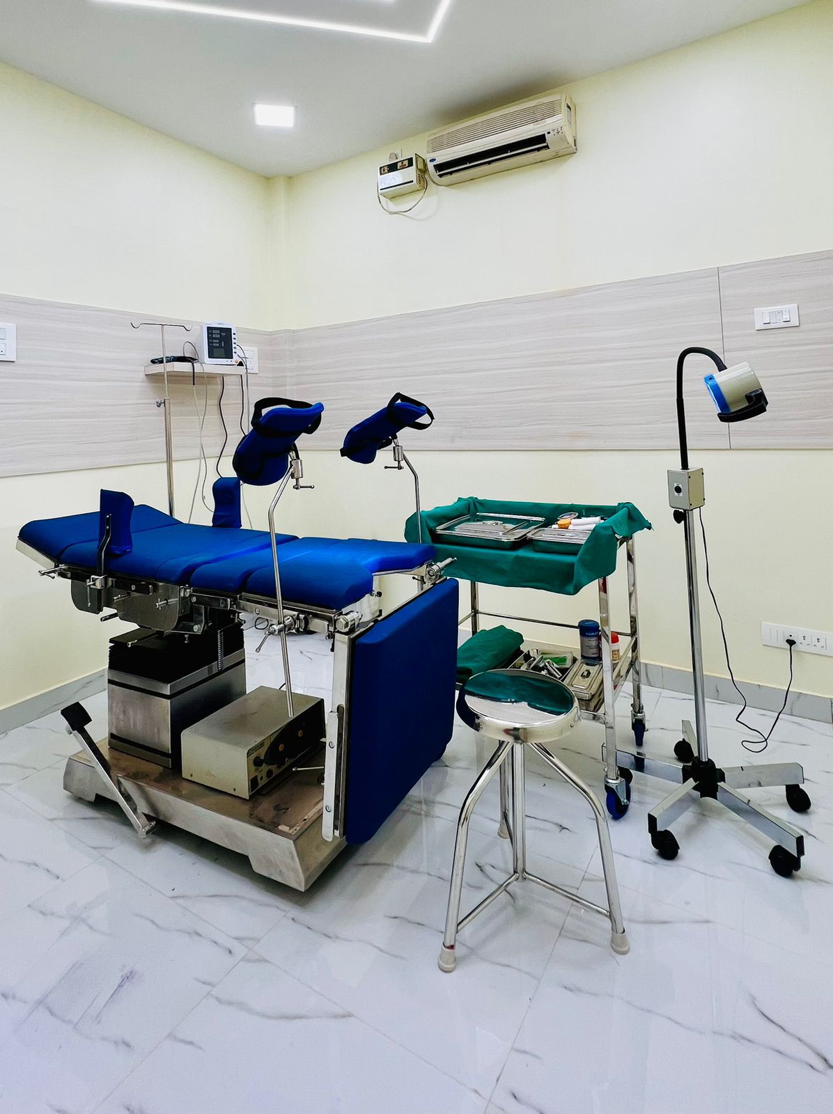 Popular fissure treatment center in kattur
Malakar... main image