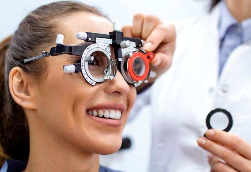 Accurate Diagnosis and Treatment of Refractive Err... main image