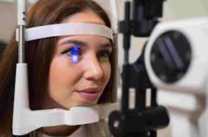 Hole in Retina Treatment by Laser Isha Netralay... main image