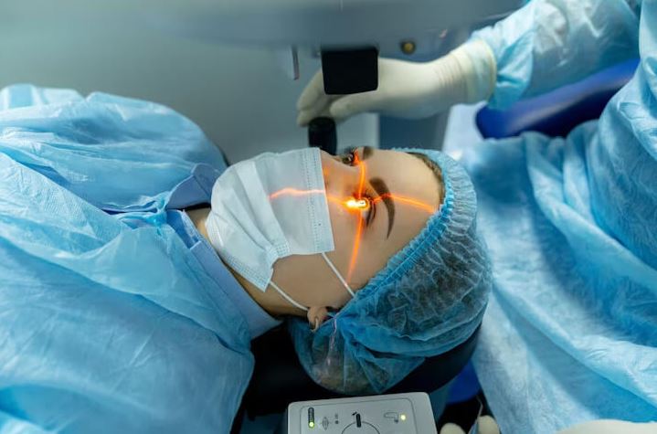 Lasik Surgery in Nagpur: Freedom from Glasses a... main image