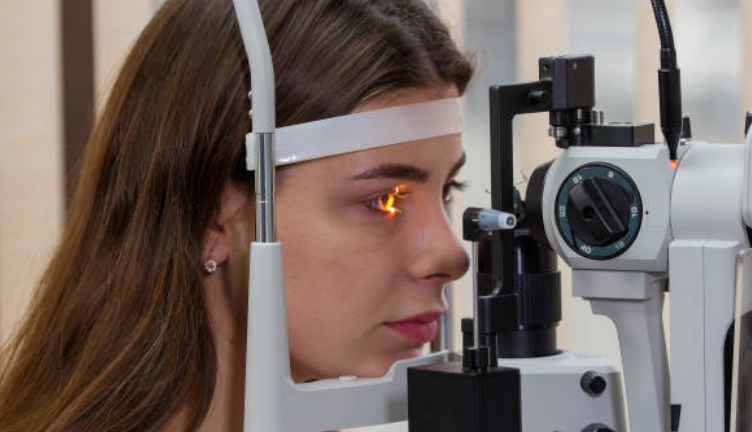 Oculoplasty Treatment for Eye Rejuvenation at I... main image