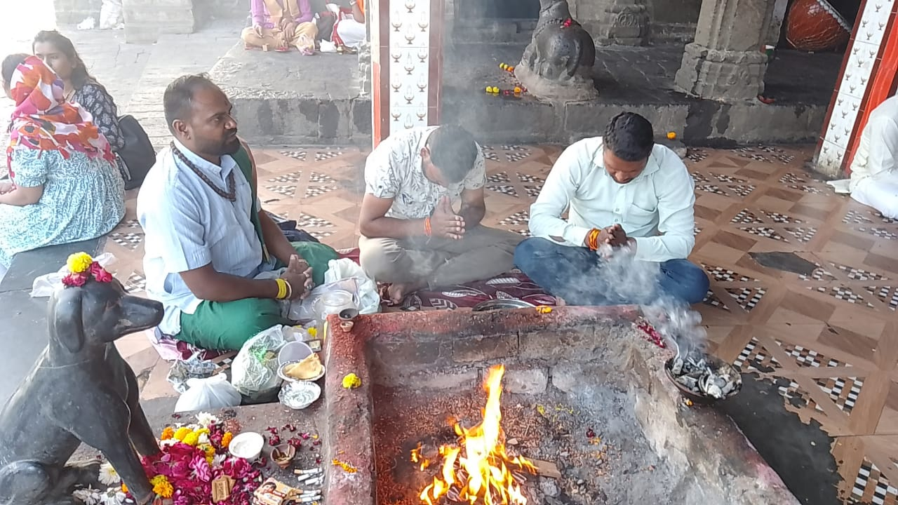 Shatru nas