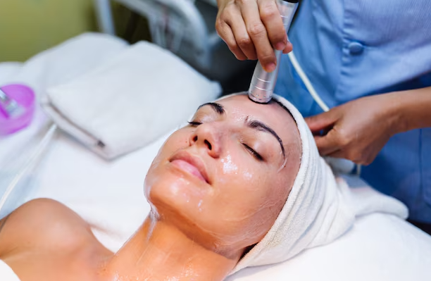 Medicated Facials in Nungambakkam for Deep Skin No... main image