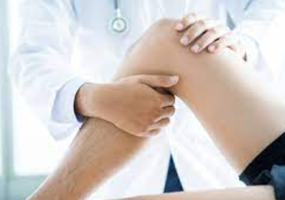 Best Knee Pain Treatment in Nagpur Struggling w... main image