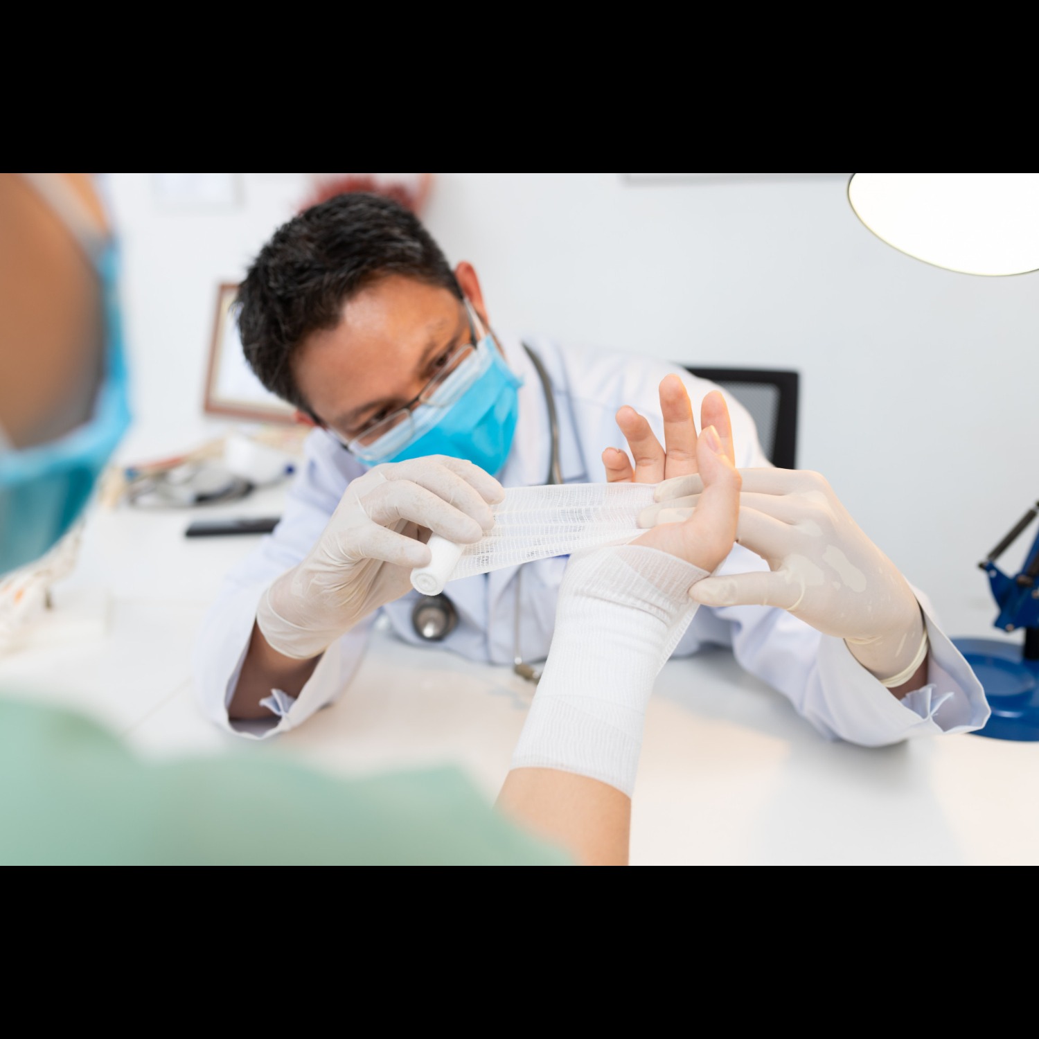 Orthopedic Fracture Care in Nagpur – Timely Healin... main image