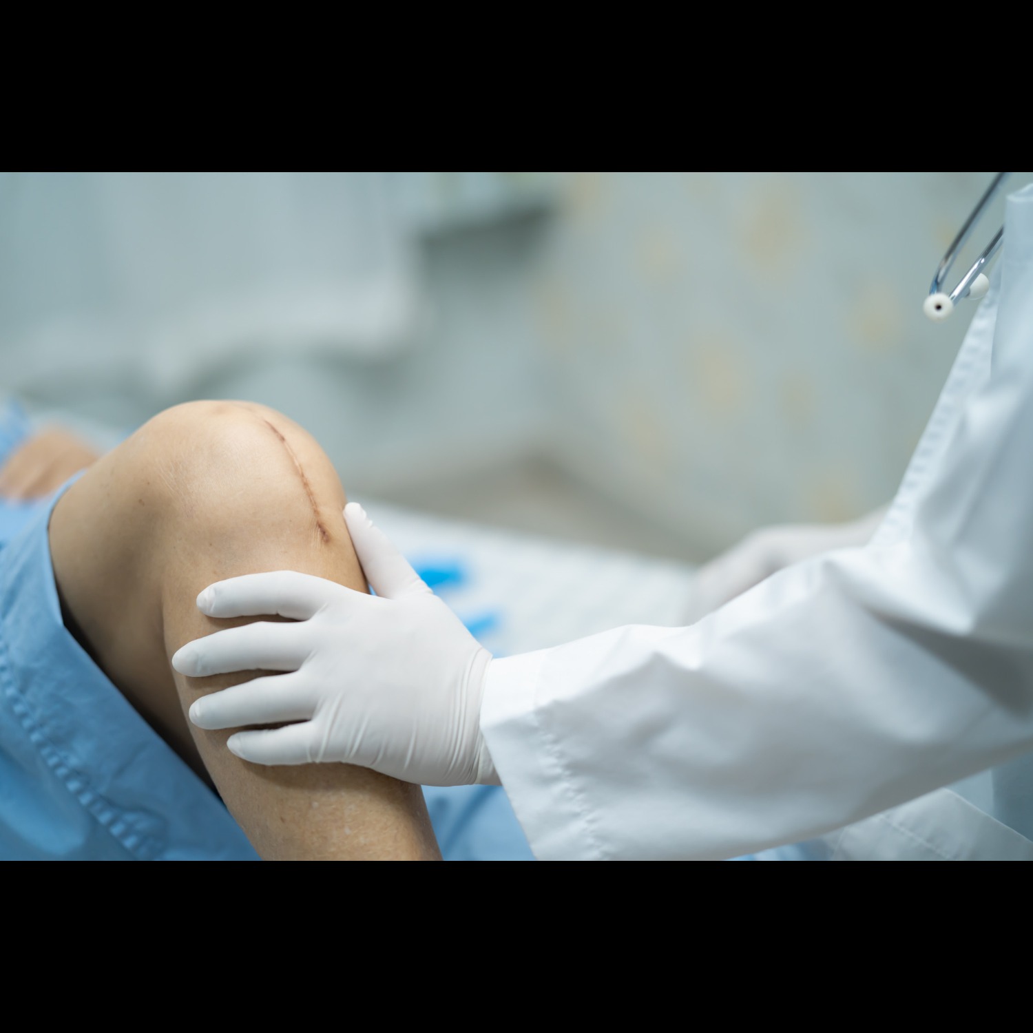 Best Knee Replacement Surgeon In Jaipur – Relia... main image