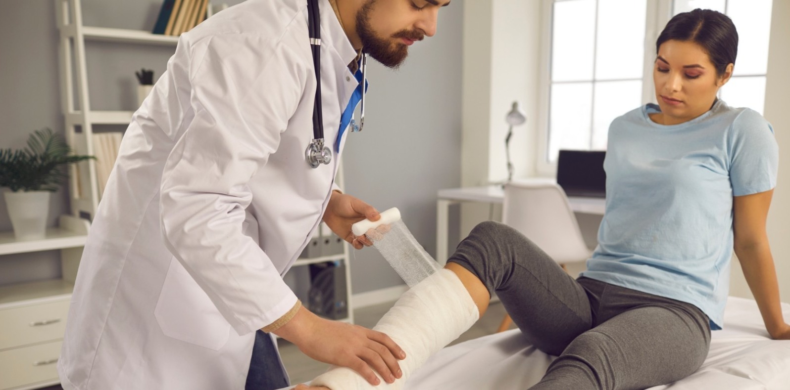 Best Sports Injury Surgeon in Gaur City main image