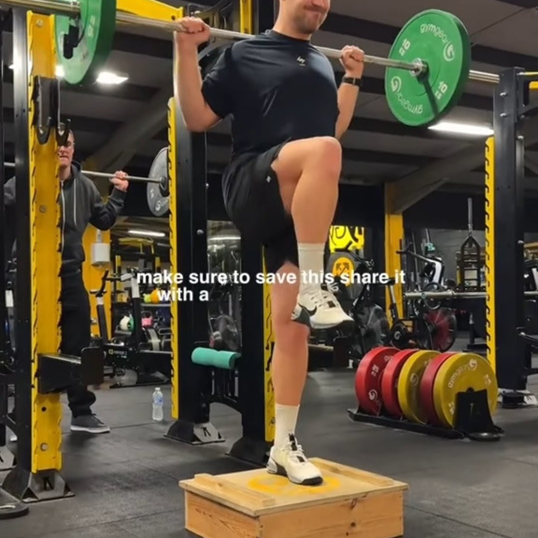 Struggling with Runner’s Knee __ Runner’s Knee treatment at Sunshine clinic main image