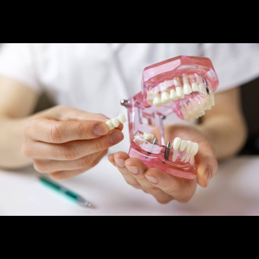 Best Dentist in Mahim main image