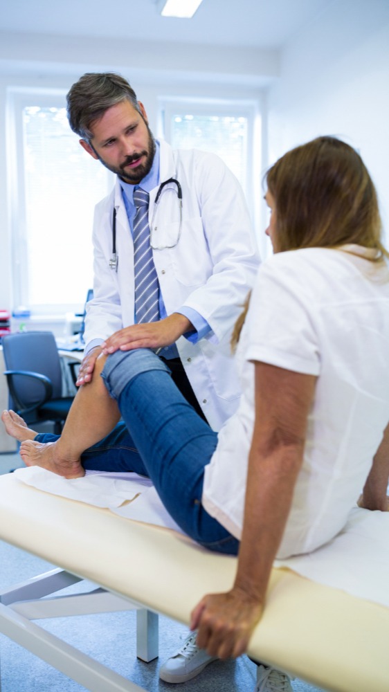  Best Knee Replacement Surgeon in Rajapark, Jaipur – Restoring Comfort and Mobility main image