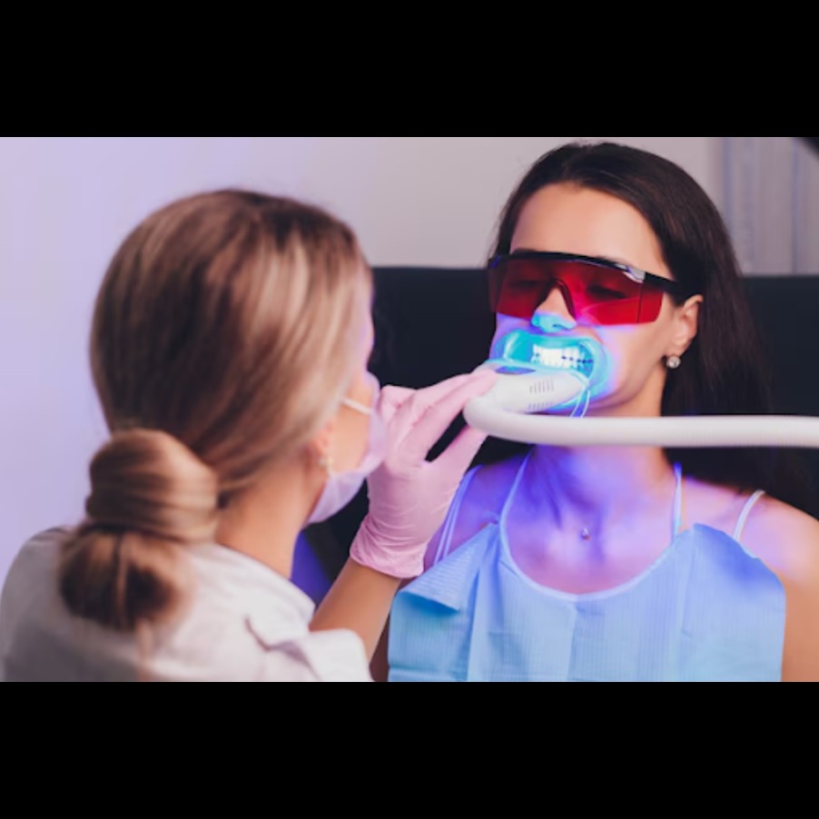 Teeth Whitening in Nashik main image