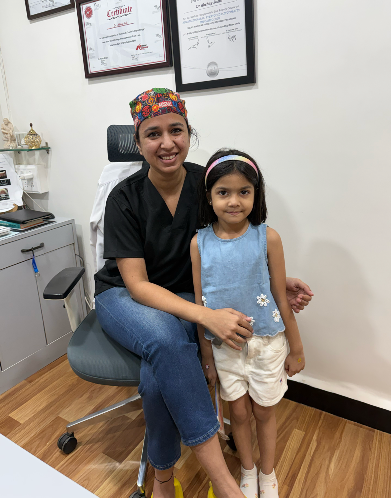 Post treatment smiles with out little one 🦷 main image