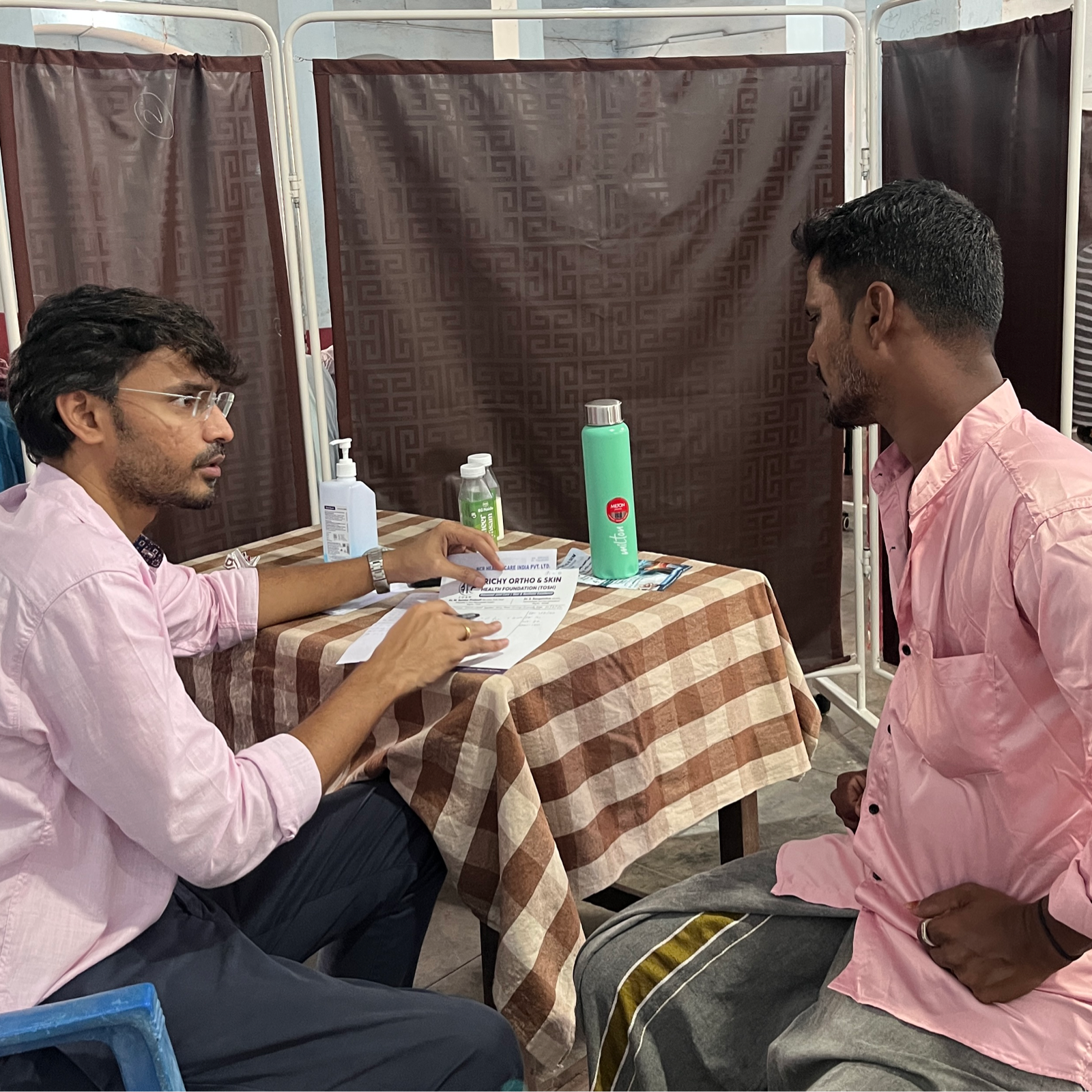 Free consultation for bone and joint pain in PALAKKARAI , Trichy main image