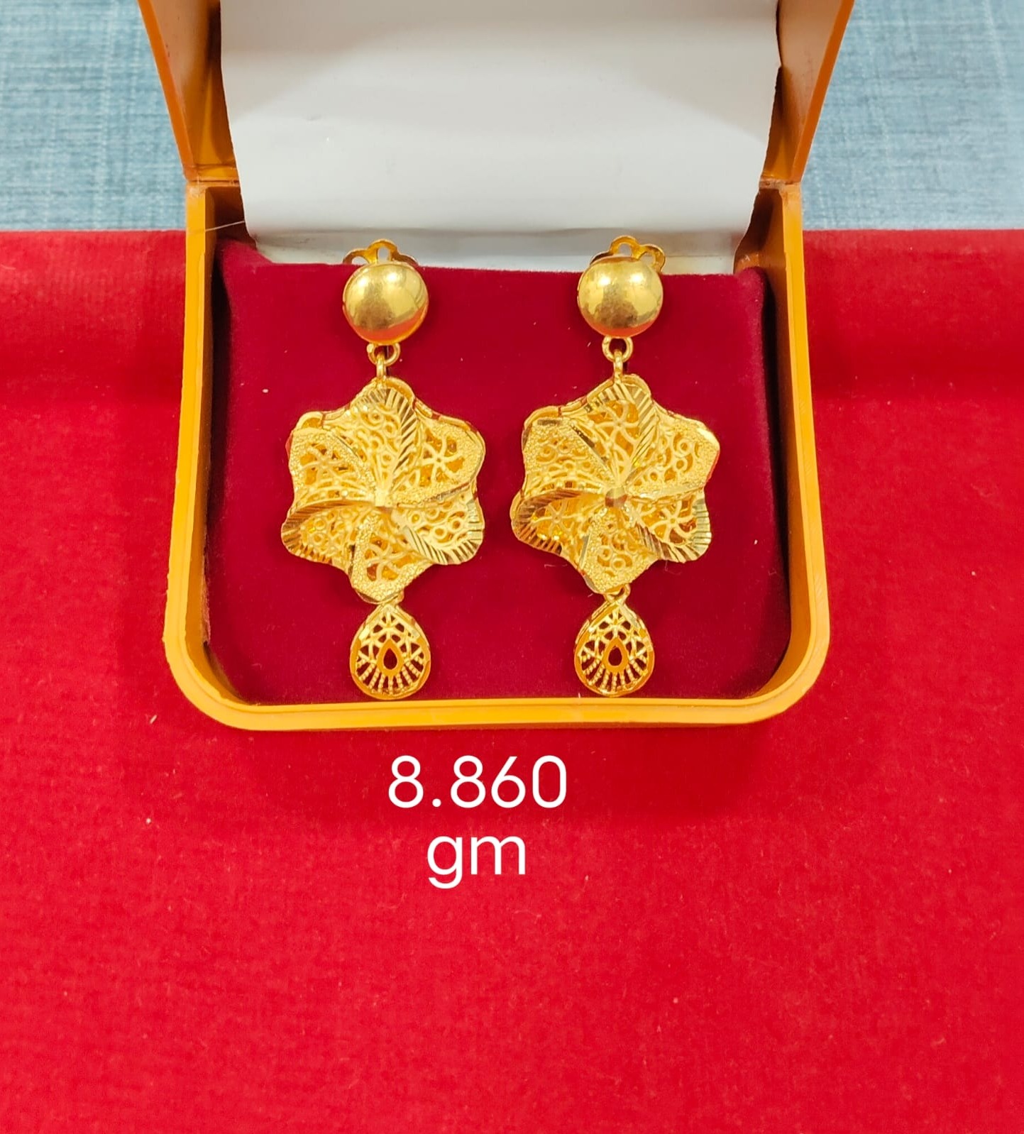Gold jewel