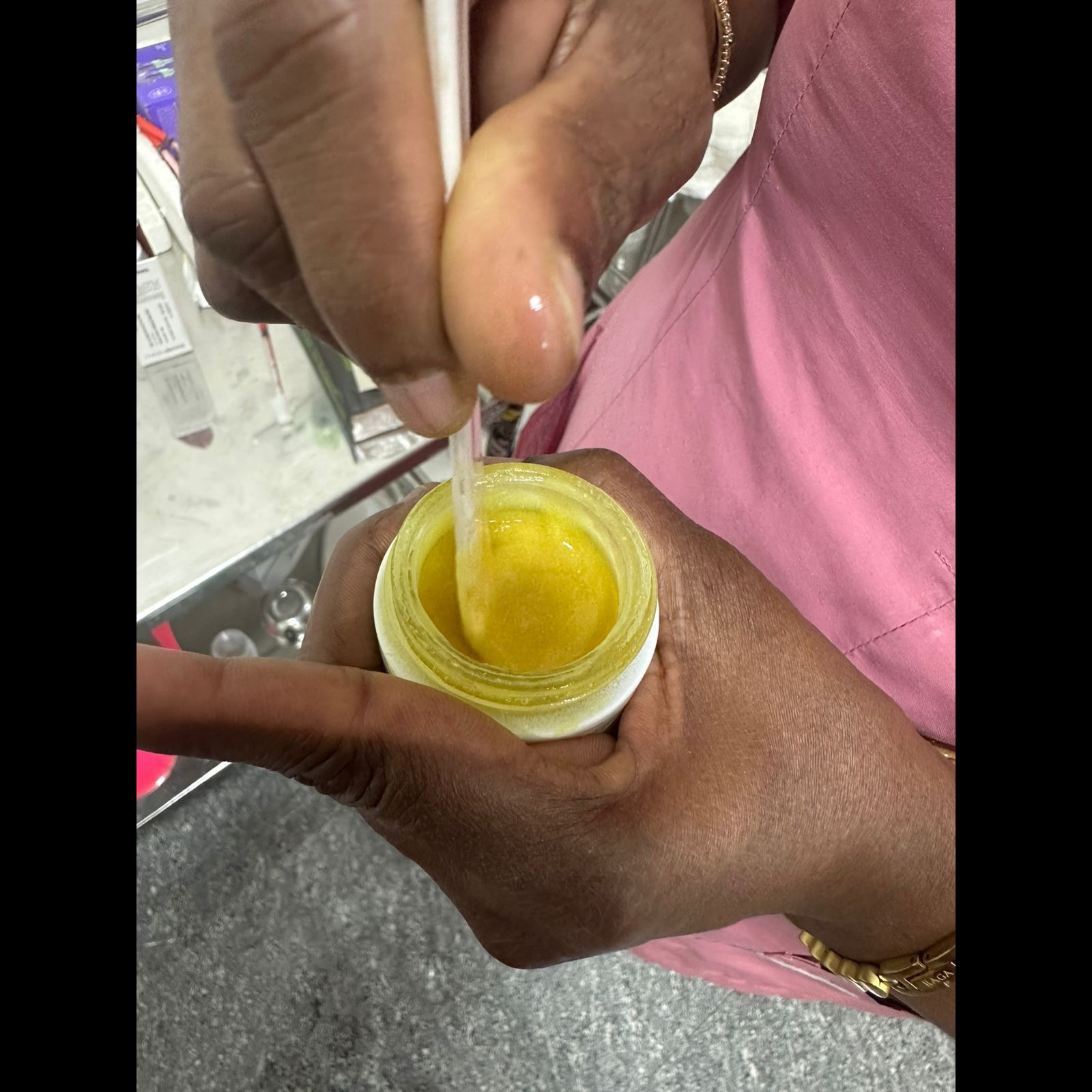 Dermatolog