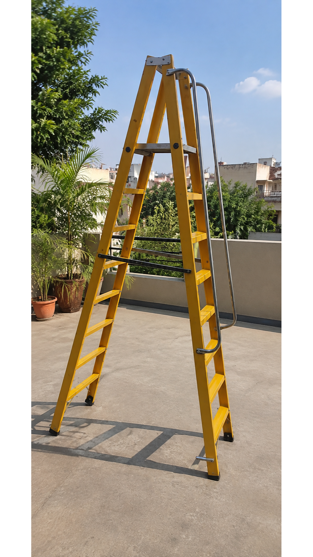 Fiberglass folding ladder