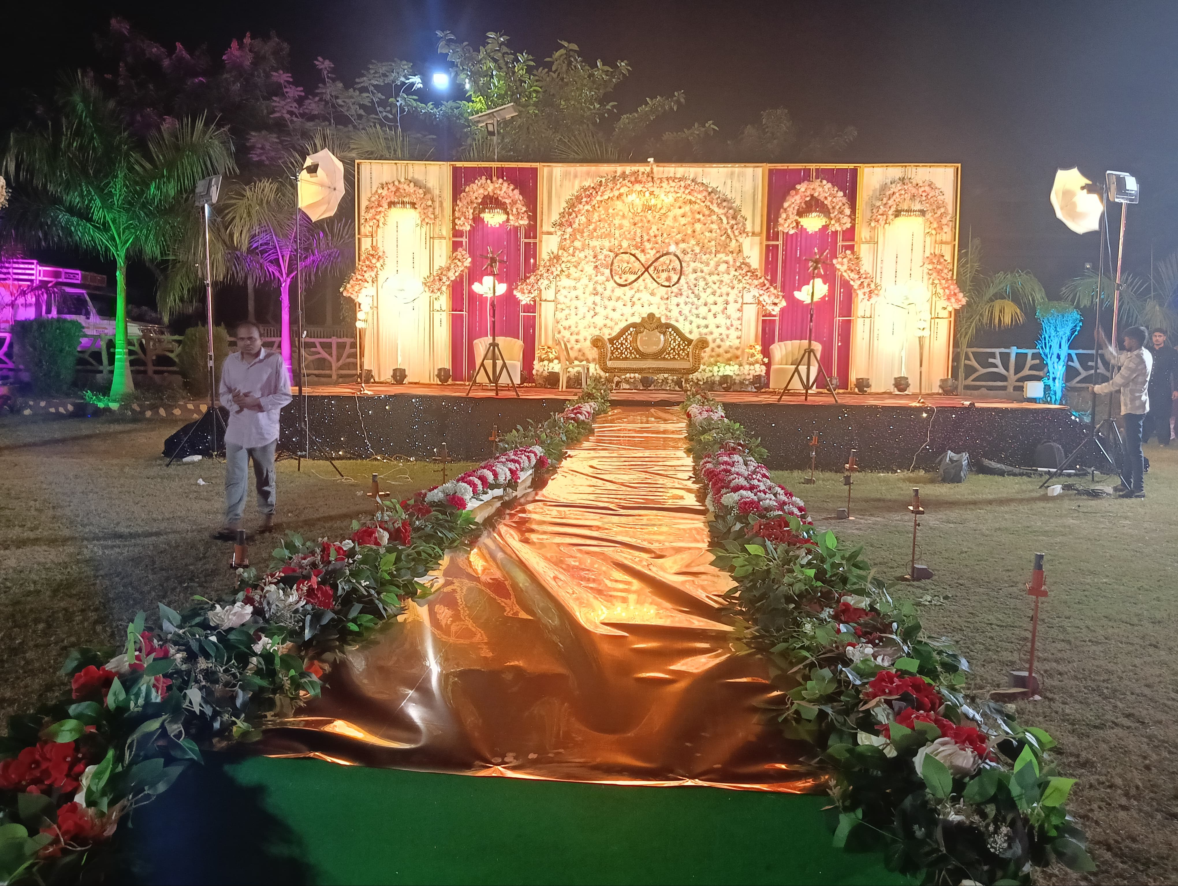 How a Day Picnic Resort with Water Park in Nagpur Creates Memorable Family Experiences