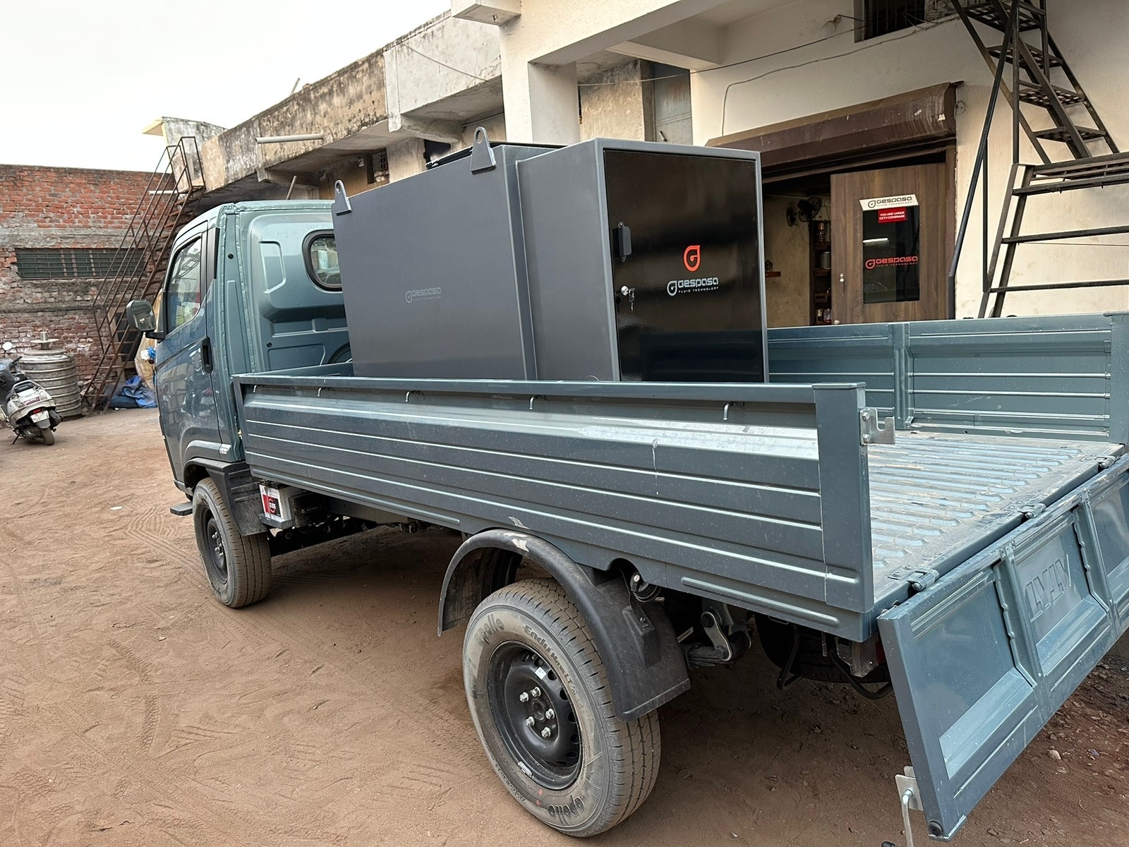 990 LTR Cuber Tank for Diesel Storage with Dispensing Cabinet