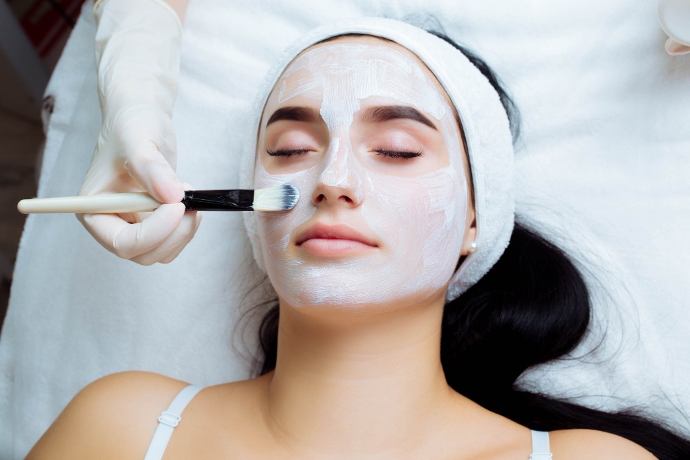 What Skin Polishing in Pune Can Realistically Improve