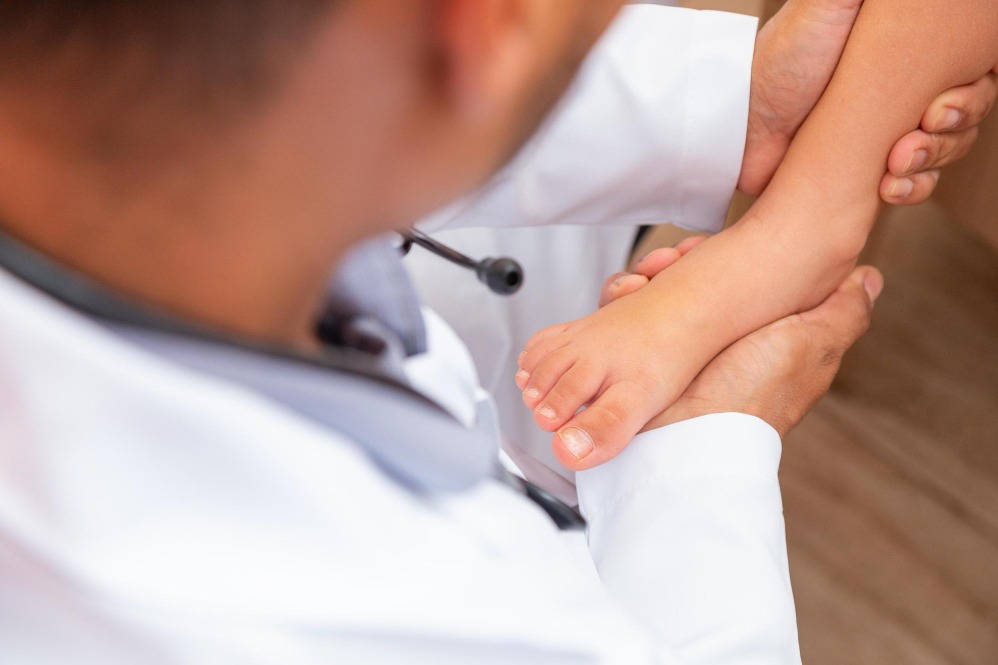Helping Young Patients Recover With a Child Orthopaedic Doctor