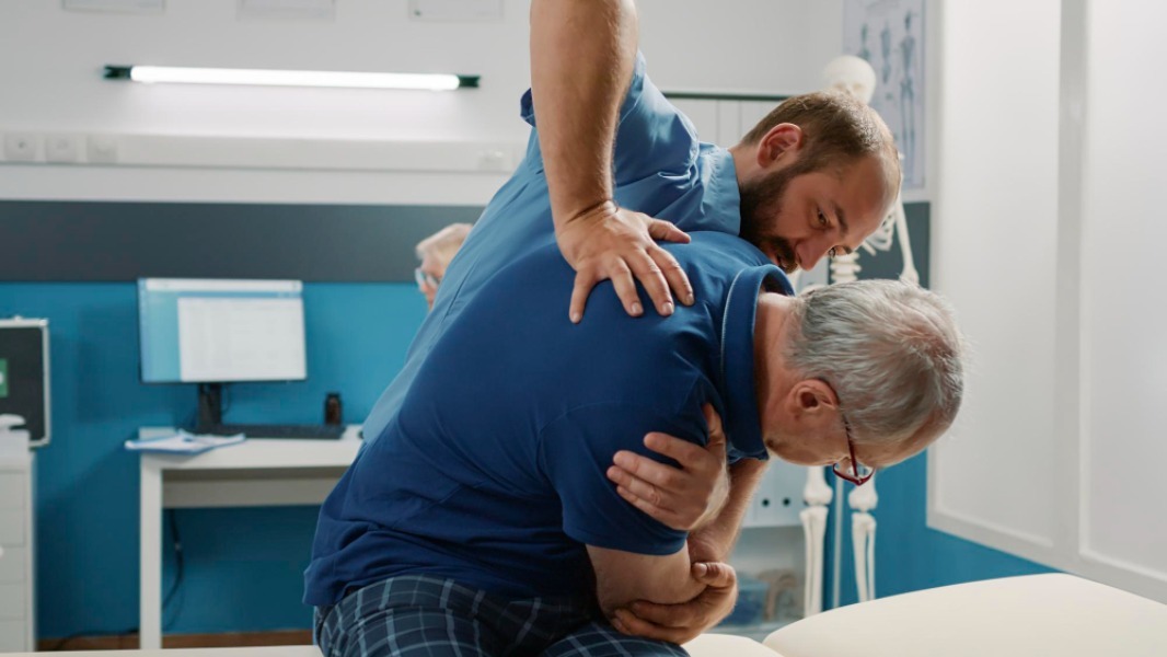 8 Signs It's Time to Visit a Physiotherapist for Persistent Pain