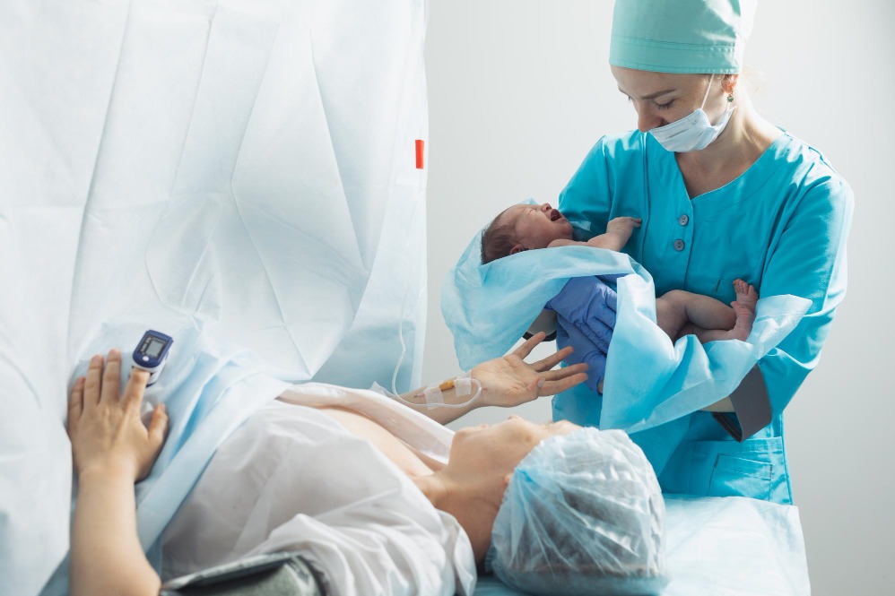 Normal Delivery Doctor in Thane Explains Safe Birth Preparation
