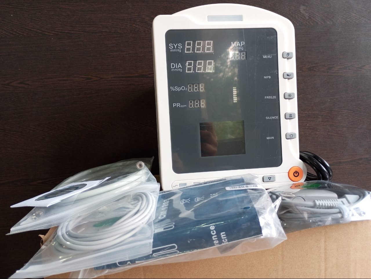 3-Parameter Patient Monitor – Product Content