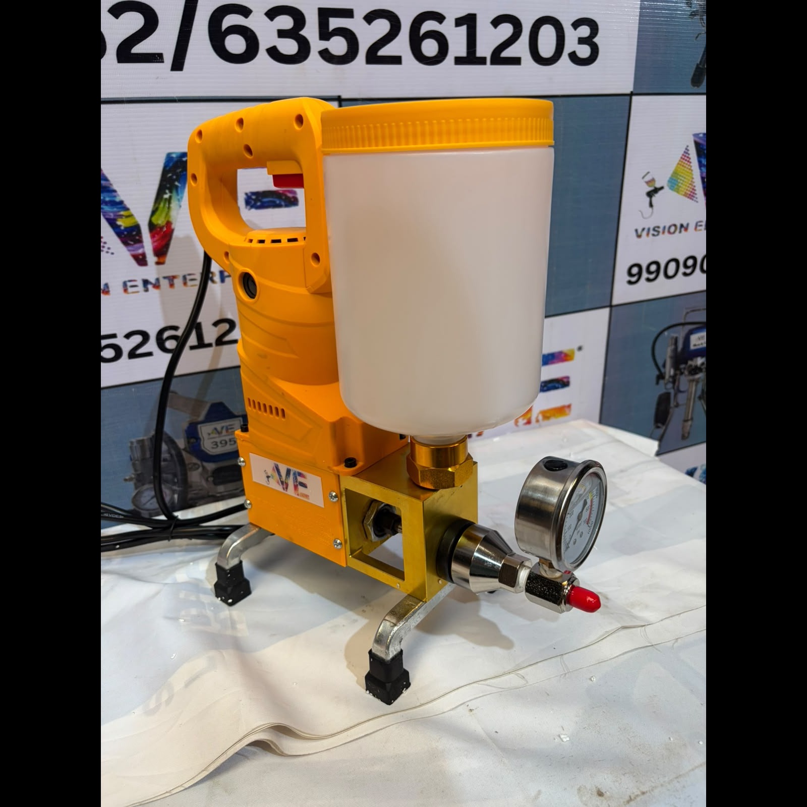 YELLOW XLKT PU / EPOXY GROUTING MACHINE