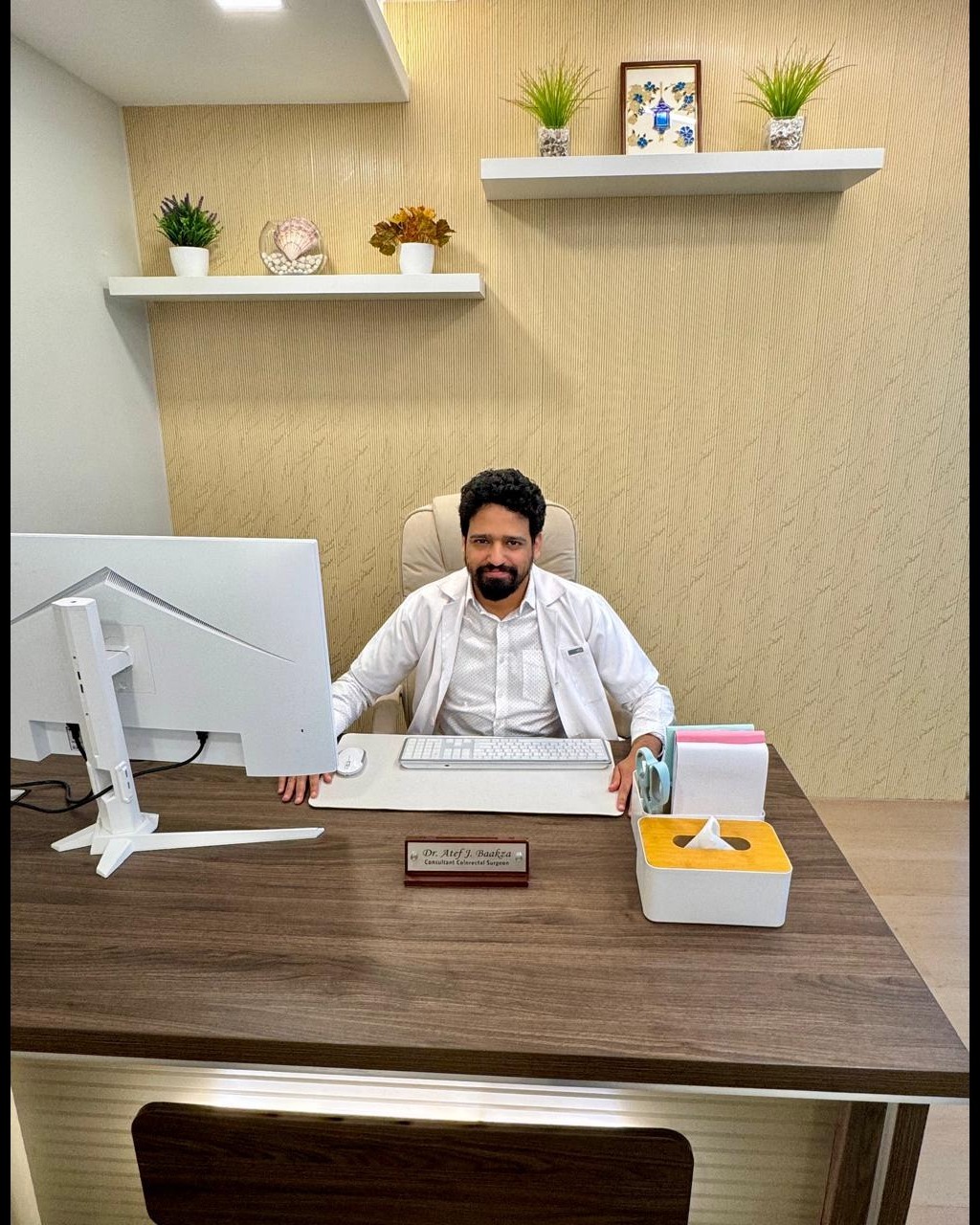 How to Choose a Leading Colorectal Surgeon in Byculla for Piles Fissure and Fistula Care