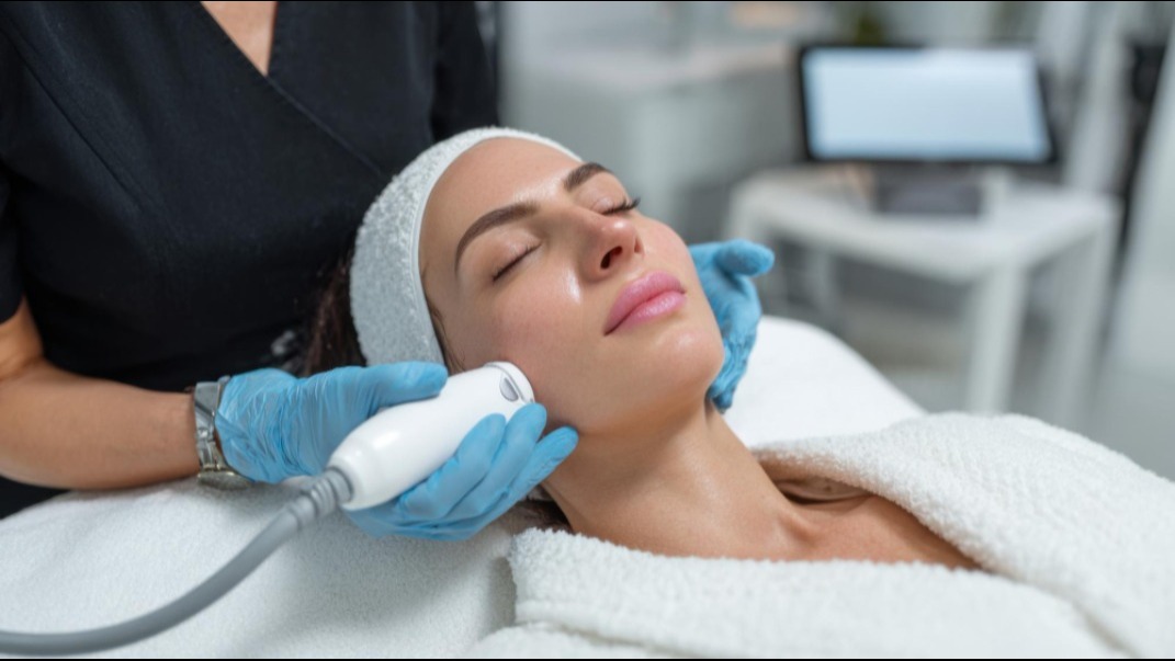 Why Customized Skincare Treatment Can Be More Useful Than Following Online Routines