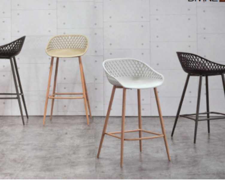 Cafe Chair Manufacturer in Kirti Nagar – Divine Oak Wood