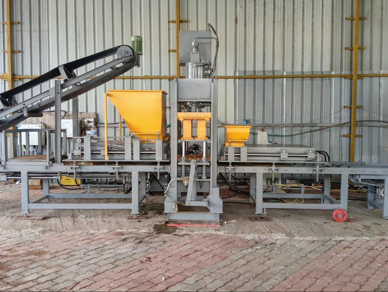 Cement Bricks and Block Making Machine manufacturer in Ghazibad