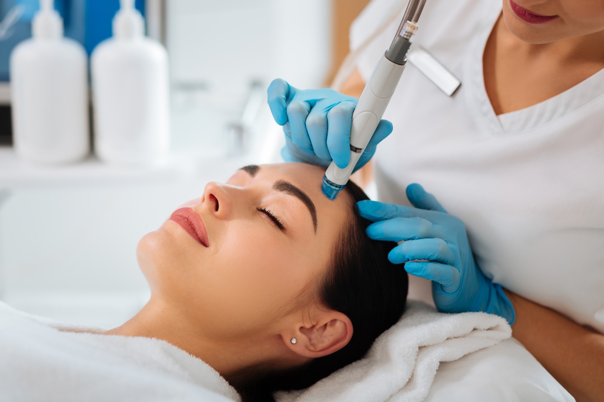 Hydafacial Treatment in Baner Benefits, Steps and Who May Consider It