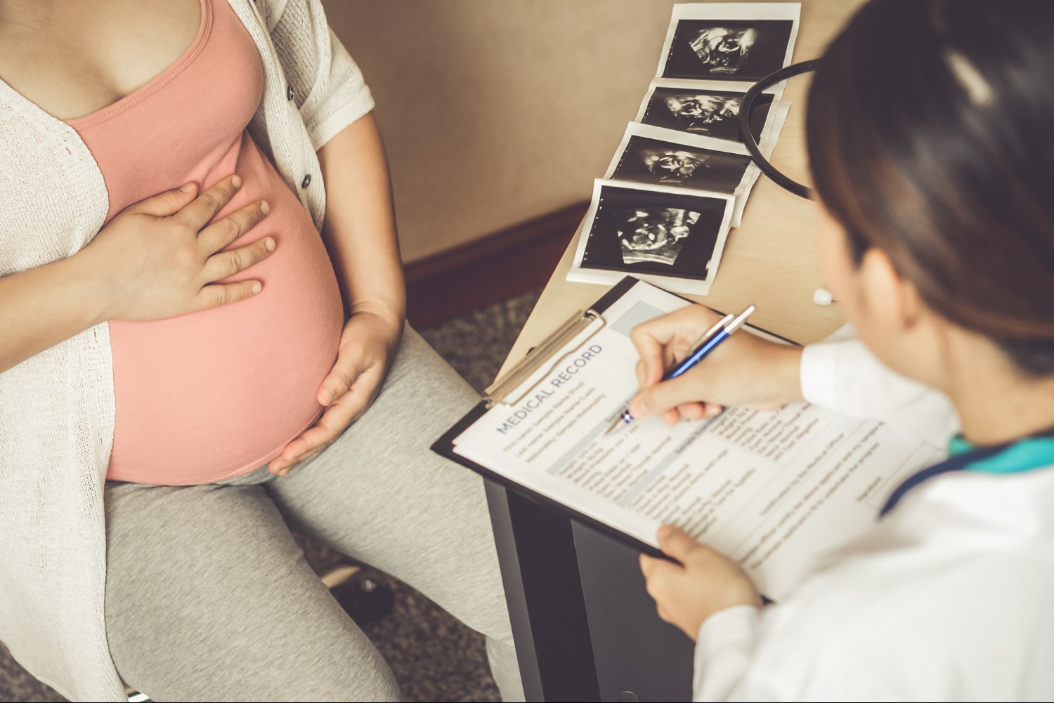 Choosing the Best Gynecologist for Pregnancy in Wakad What Matters Most