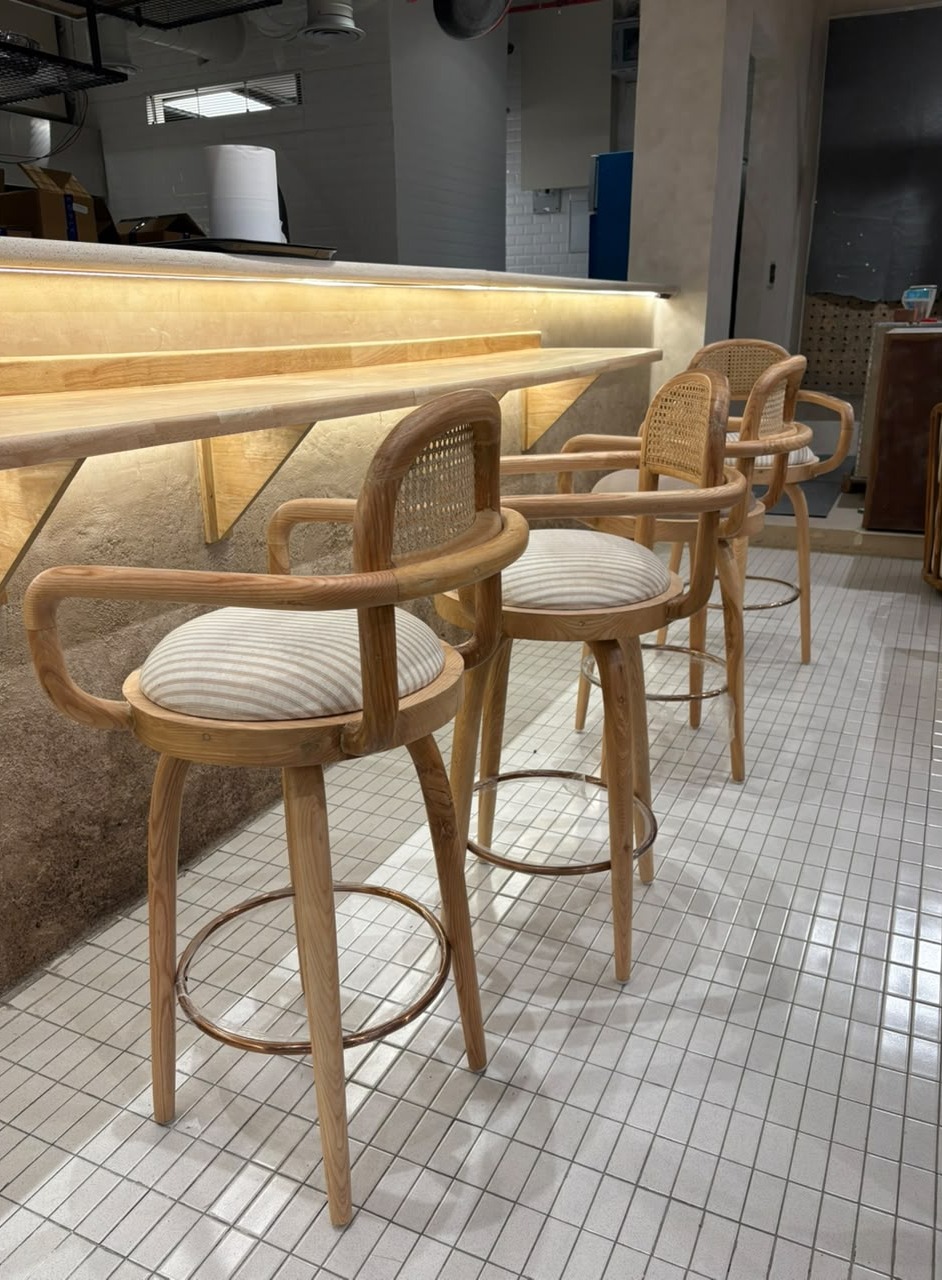 Restaurant Furniture Manufacturer in Delhi