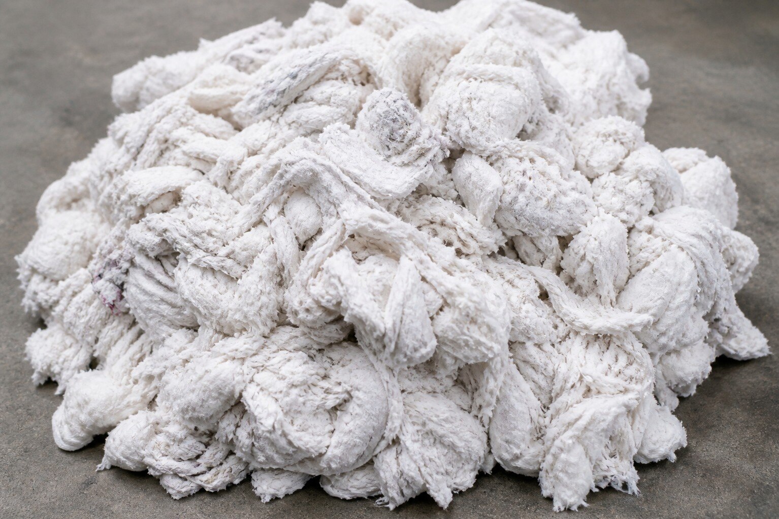 What to Consider When Choosing a Cotton Waste Dealer for Industrial Cleaning Needs