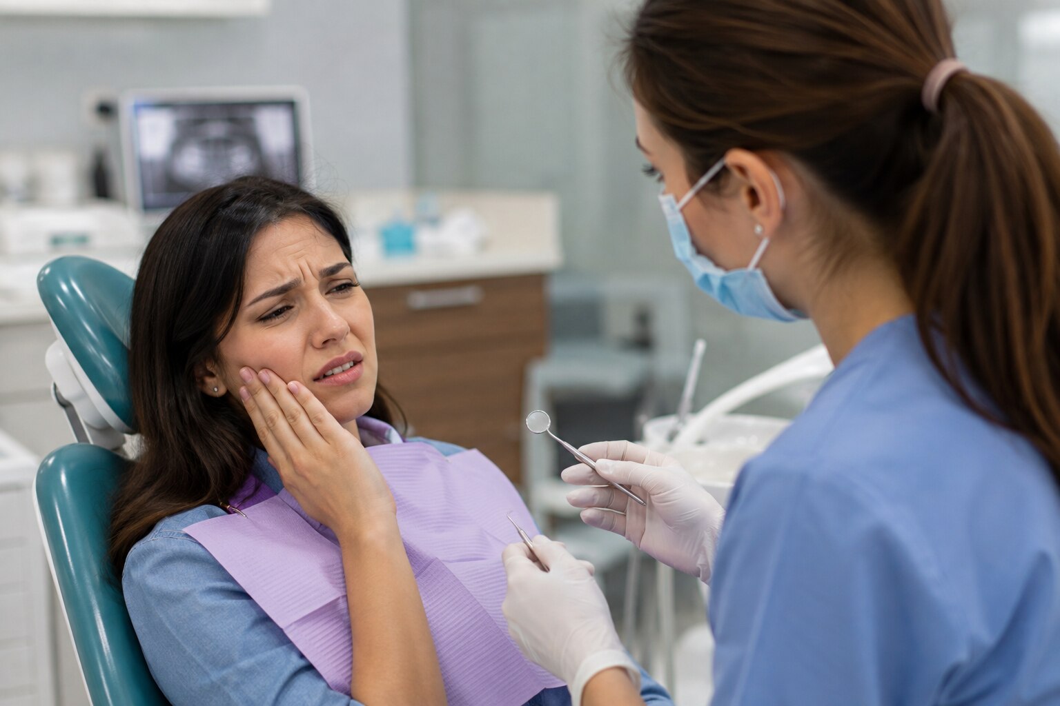 When Should You Visit a Dentist for Tooth Pain Sensitivity or Bleeding Gums
