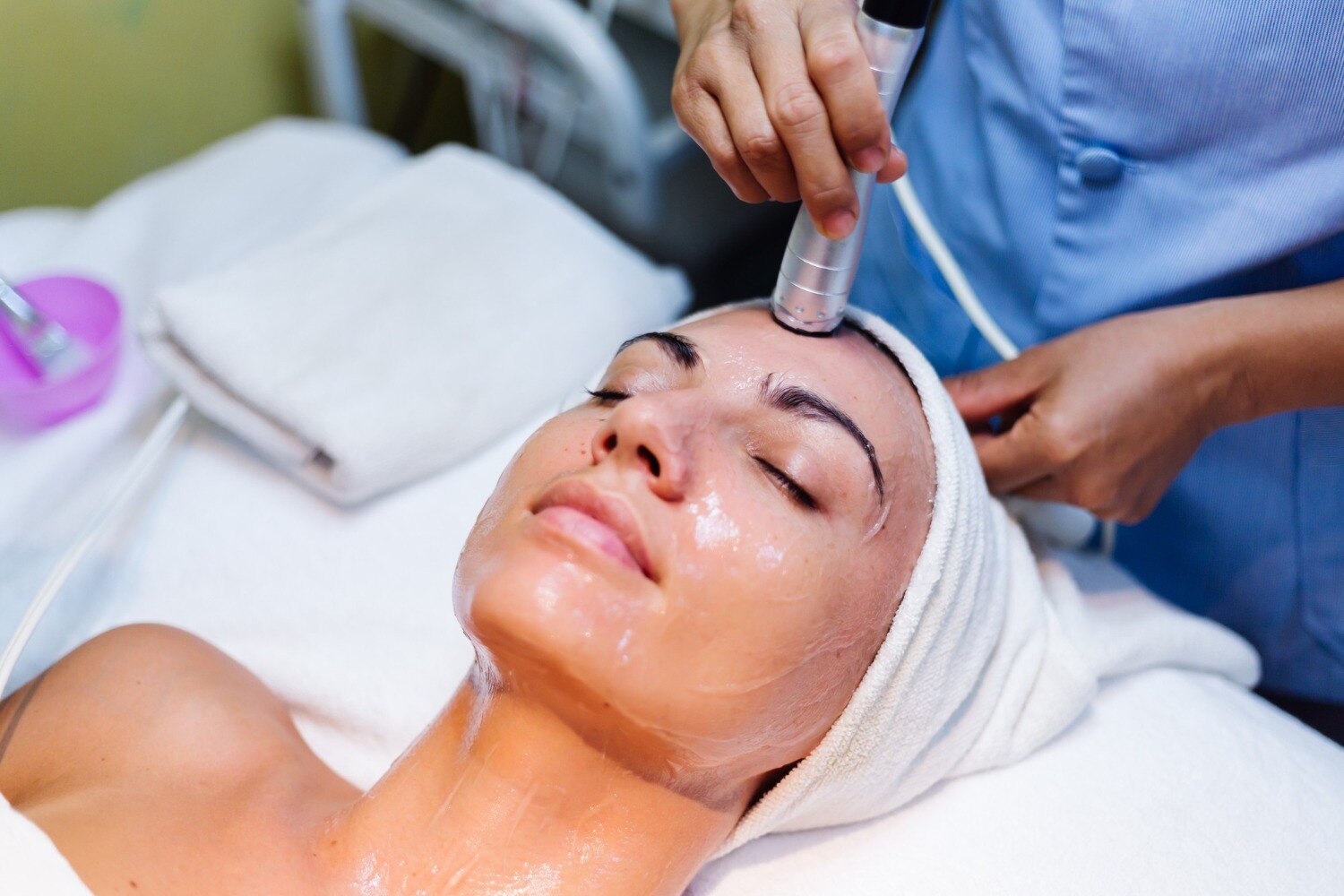 Miracle Facial or Hydrafacial Which Is Better for Your Skin in Navi Mumbai